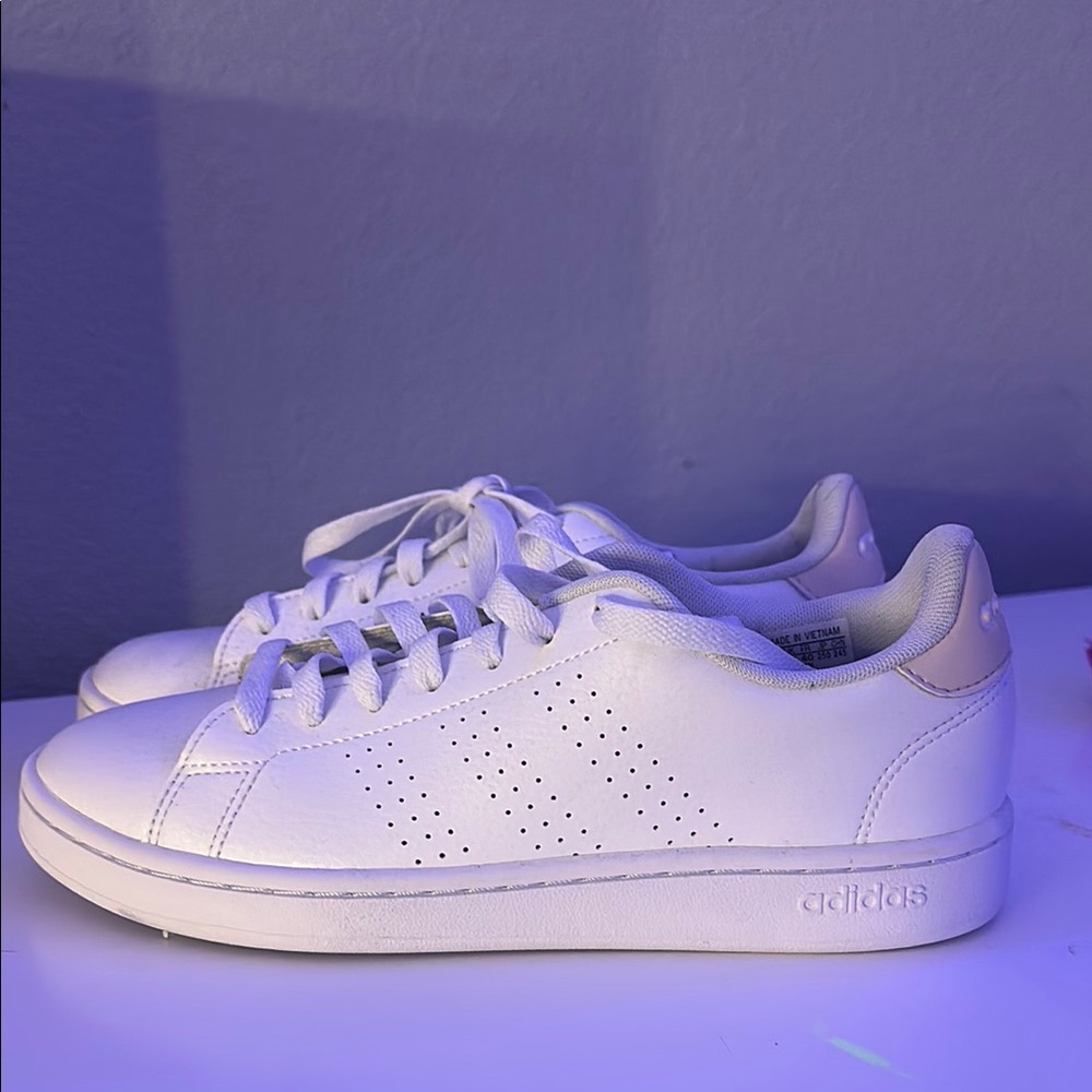 Brand New Adidas White and Peach Advantage Sneakers - Woman’s 8